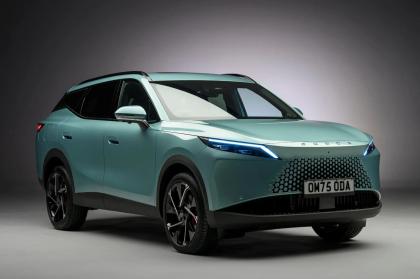 Omoda 7 PHEV με 279Ps και 90km ηλεκτρικής αυτονομίας 